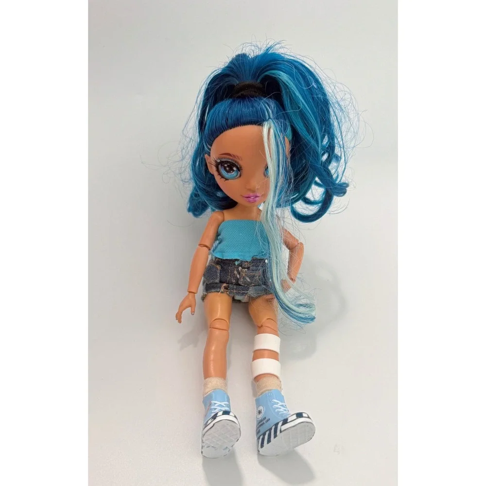 Rainbow High Doll Avery Estella Blue‎ Hair Fashion Doll